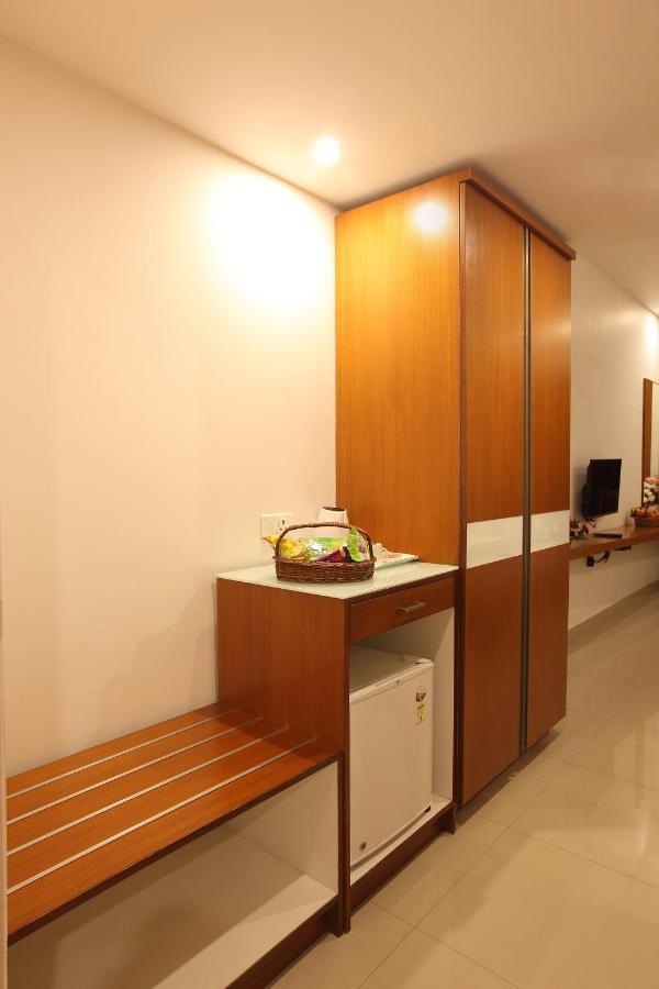 Park Residency Airport Road Hotel Calecute Exterior foto