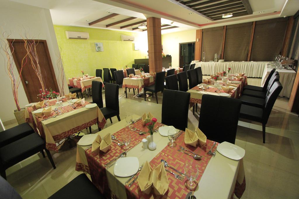 Park Residency Airport Road Hotel Calecute Exterior foto